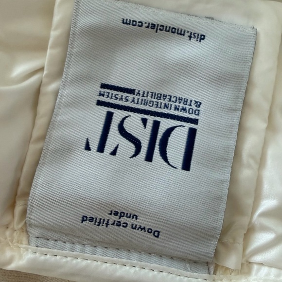 Moncler Women's Cream and Beige Quilted Puffer Jacket - Picture 13 of 15